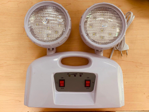 Lampe d'urgence à double spot LED avec batterie rechargeable